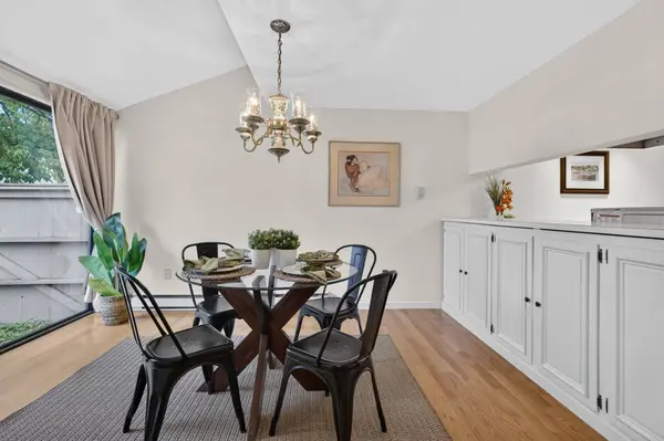22 Mill Pond #22, North Andover, MA 01845