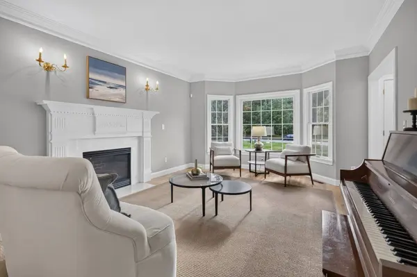 25 Thistle Rd, North Andover, MA 01845