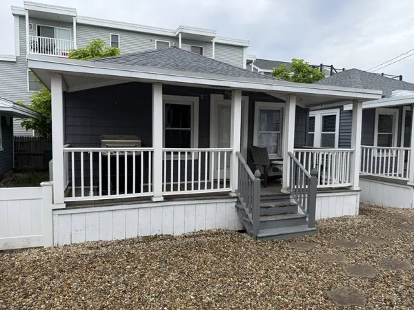 7 Dover Avenue, Hampton, NH 03842