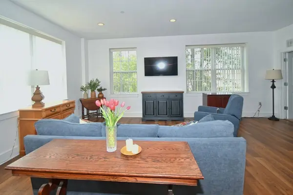1 Powder Mill Squre #107, Andover, MA 01810