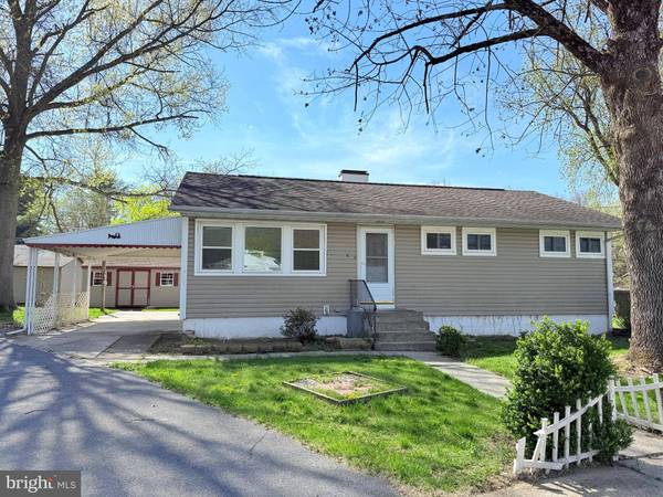 6 CIRCLE DR, Reading, PA 19606