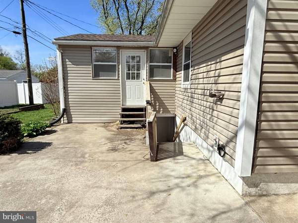 6 CIRCLE DR, Reading, PA 19606