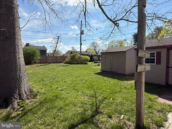 6 CIRCLE DR, Reading, PA 19606