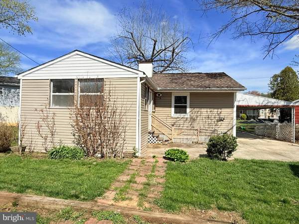 6 CIRCLE DR, Reading, PA 19606