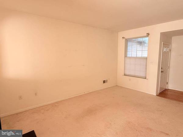 102 COUNTRY LN, Morgantown, PA 19543