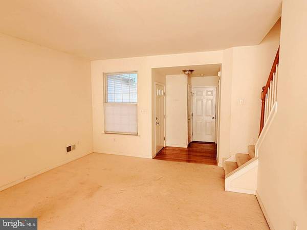 102 COUNTRY LN, Morgantown, PA 19543