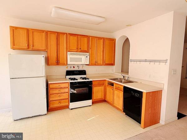 102 COUNTRY LN, Morgantown, PA 19543