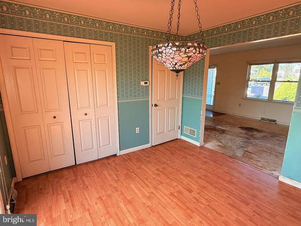 220 SYCAMORE LN, New Holland, PA 17557