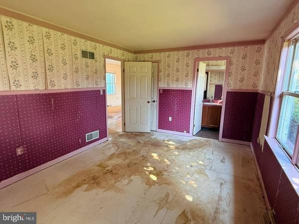 220 SYCAMORE LN, New Holland, PA 17557