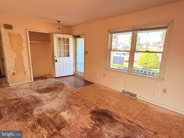 220 SYCAMORE LN, New Holland, PA 17557