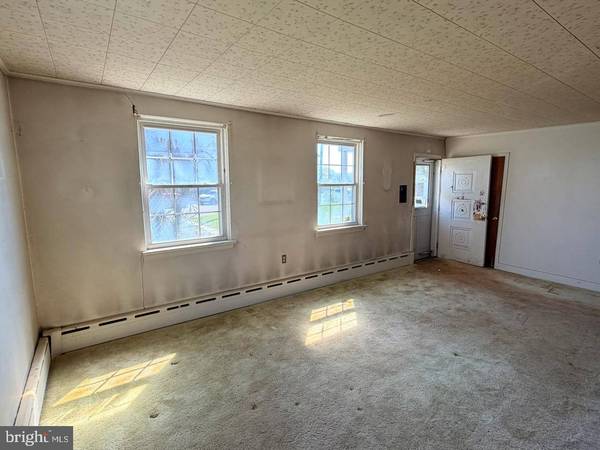 318 CHESTNUT ST, Collegeville, PA 19426