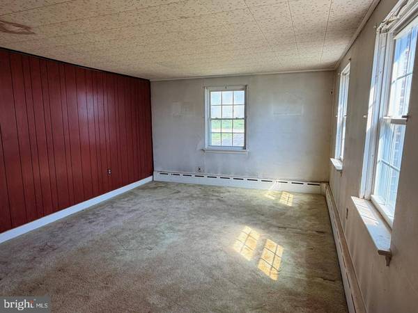 318 CHESTNUT ST, Collegeville, PA 19426