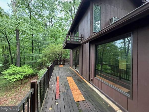 10 RYANFORD RD, Schwenksville, PA 19473