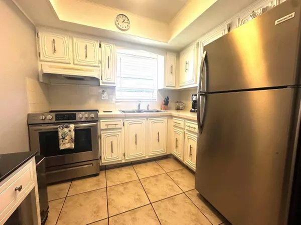 2779 E Emory DR A, West Palm Beach, FL 33415