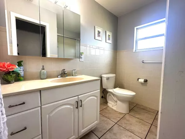 2779 E Emory DR A, West Palm Beach, FL 33415