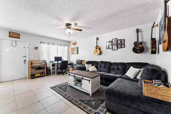 2000 Springdale BLVD 303, Palm Springs, FL 33461