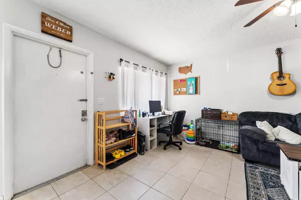 2000 Springdale BLVD 303, Palm Springs, FL 33461