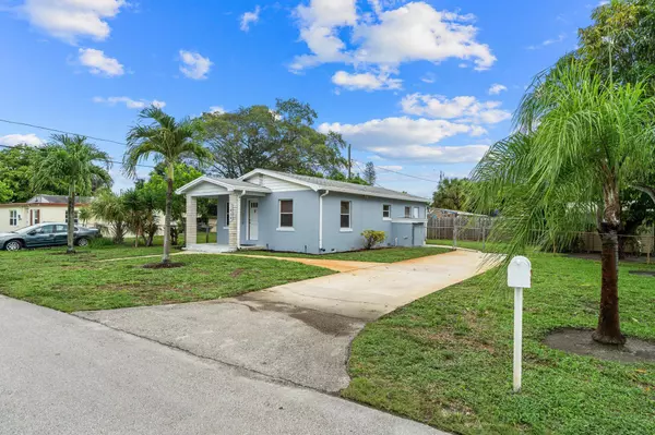 1858 Muskogee RD, Palm Springs, FL 33406