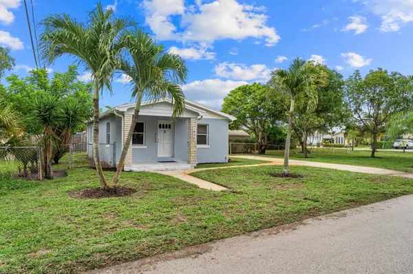 1858 Muskogee RD, Palm Springs, FL 33406