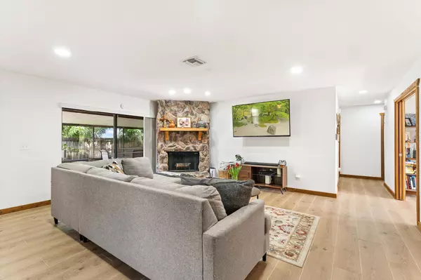 1384 E Scottsdale RD, West Palm Beach, FL 33417