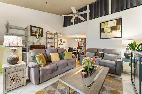 2561 Boundbrook BLVD 209, West Palm Beach, FL 33406