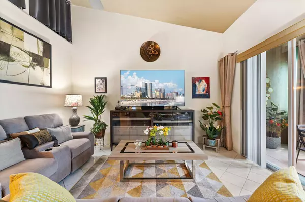 2561 Boundbrook BLVD 209, West Palm Beach, FL 33406