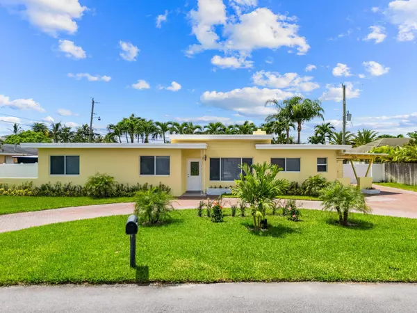 7531 Edgewater CIR, Lake Clarke Shores, FL 33406