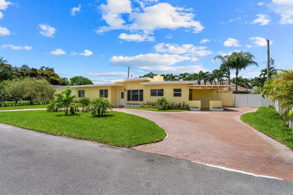 7531 Edgewater CIR, Lake Clarke Shores, FL 33406