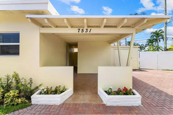 7531 Edgewater CIR, Lake Clarke Shores, FL 33406