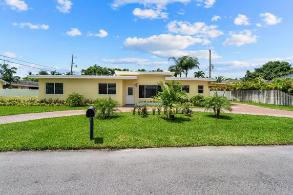 7531 Edgewater CIR, Lake Clarke Shores, FL 33406