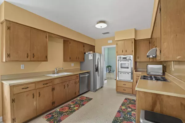 7437 Venetian WAY, Lake Clarke Shores, FL 33406