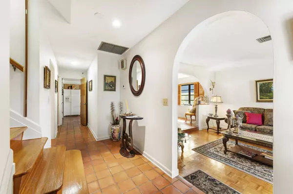 2282 Palmetto RD, West Palm Beach, FL 33406