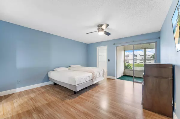 202 Wellington A, West Palm Beach, FL 33417