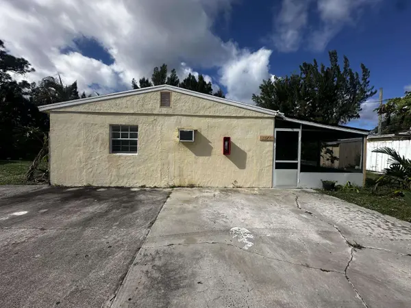 3874 N 7th AVE 3878, Palm Springs, FL 33461