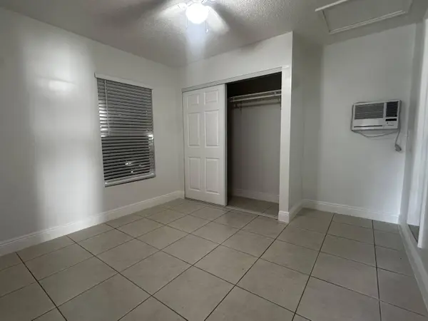 3874 N 7th AVE 3878, Palm Springs, FL 33461