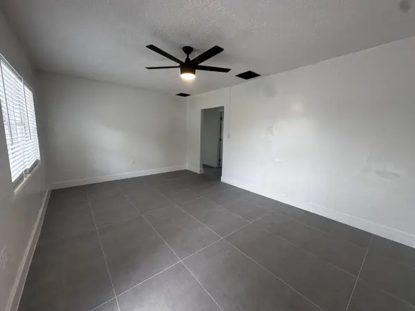 3874 N 7th AVE 3874, Palm Springs, FL 33461