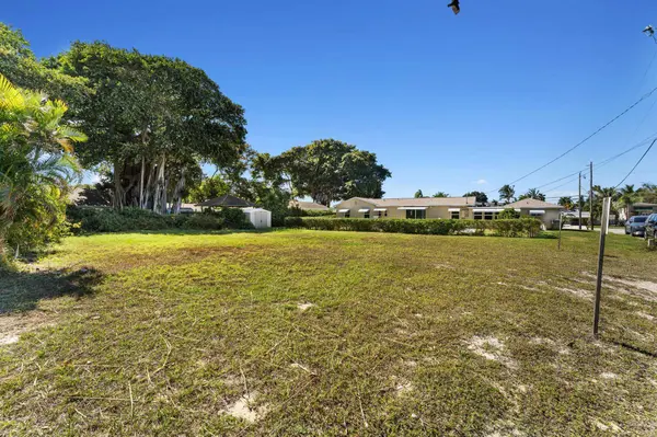 Xxxx Fittin CT, Lake Worth, FL 33461