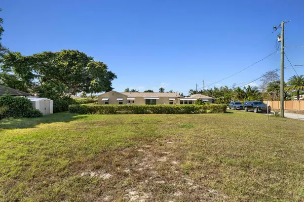 Xxxx Fittin CT, Lake Worth, FL 33461