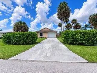 1573 SW Dycus AVE, Port St Lucie, FL 34953