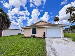 1573 SW Dycus AVE, Port St Lucie, FL 34953