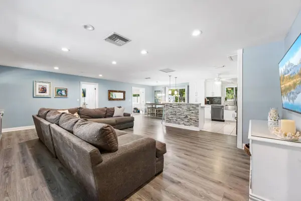 7400 Clarke RD, Lake Clarke Shores, FL 33406
