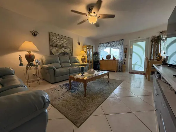 175 Bedford G, West Palm Beach, FL 33417