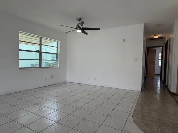 7240 Pineforest CIR, Lake Worth, FL 33467