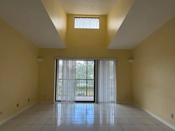 202 Foxtail DR #H3, Greenacres, FL 33415