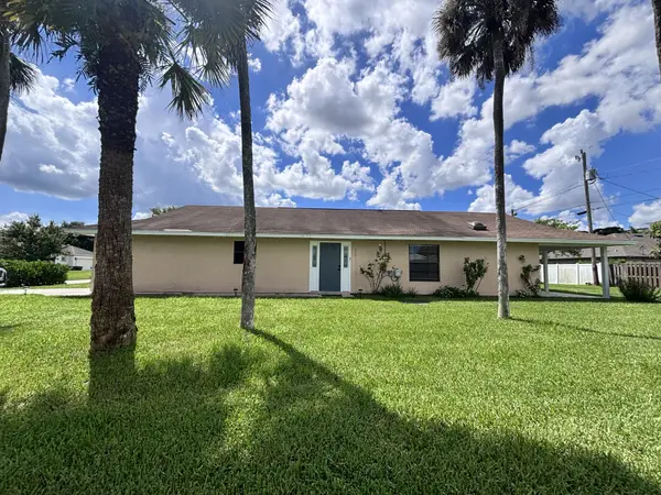 1573 SW Dycus Ave, Port St Lucie, FL 34953-5252