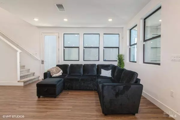 1546 Waterside LN, Rohnert Park, CA 94928