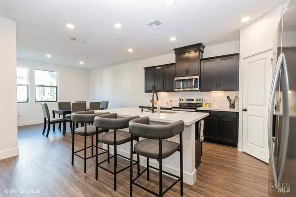 1546 Waterside LN, Rohnert Park, CA 94928