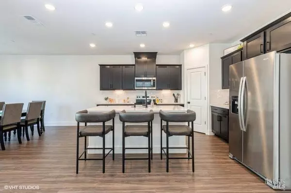 1546 Waterside LN, Rohnert Park, CA 94928