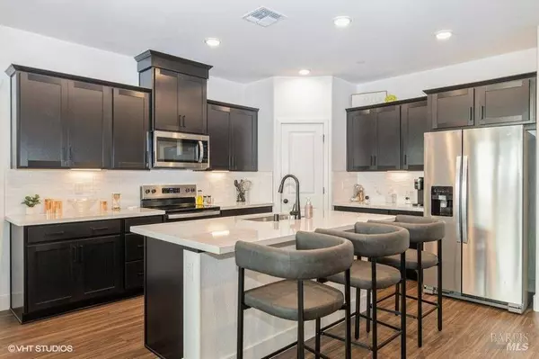 1546 Waterside LN, Rohnert Park, CA 94928