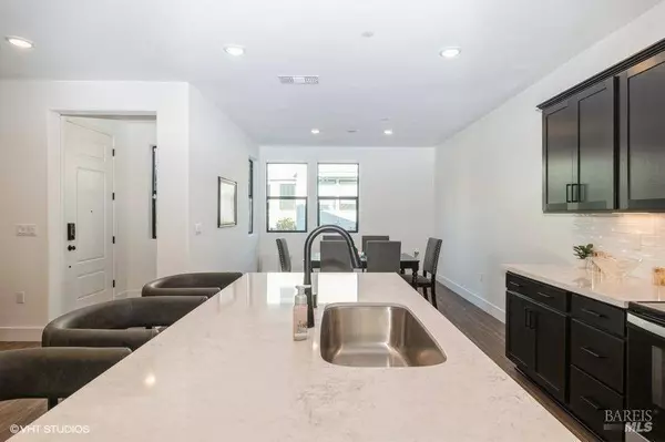 1546 Waterside LN, Rohnert Park, CA 94928